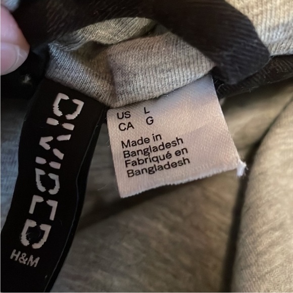 DIVIDED Women’s Black Hooded Full Zip Utility Jacket Size L - Picture 5 of 7